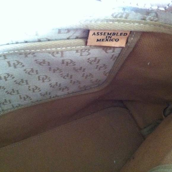 SOLD Dooney & Bourke Tulip Tassel Tote - Picture 4 of 5